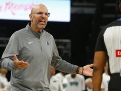 Pelatih Mavs Jason Kidd didenda $35K karena merobek wasit