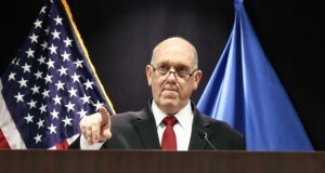 Admin Trump akan menarik 700 agen imigrasi dari Minnesota setelah penembakan di Minneapolis, kata Homan