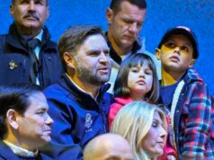 Menjelang upacara pembukaan