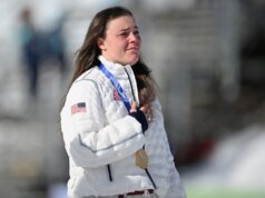 Breezy Johnson memenangkan medali emas Olimpiade, bergabung dengan Lindsey Vonn sebagai satu-satunya orang Amerika yang mencapai prestasi tersebut