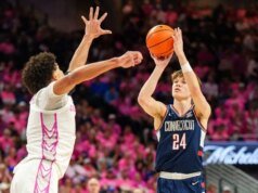 Braylon Mullins yang sehat, No. 3 UConn tampil ke-18 berturut-turut dalam kunjungan Xavier