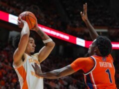 Nate Ament, Tennessee menggunakan awal yang kuat untuk menahan Auburn