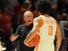 Nomor 25 Tennessee memulai pertandingan ulang vs. Kentucky yang rebound