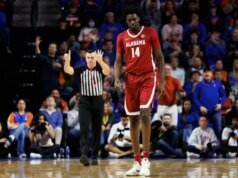 Alabama menangani saingannya Auburn dengan kasus Charles Bediako tertunda