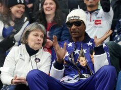 Snoop Dogg di rumah: Rapper menyemangati AS untuk kemenangan ganda campuran