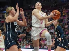 Roundup 25 Besar Wanita: No. 1 UConn mendominasi Butler