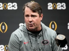 Will Muschamp dari Texas akan menjadi salah satu koordinator dengan bayaran tertinggi di sepak bola perguruan tinggi