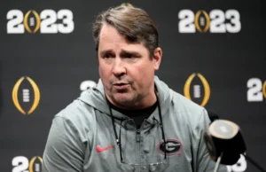 Will Muschamp dari Texas akan menjadi salah satu koordinator dengan bayaran tertinggi di sepak bola perguruan tinggi