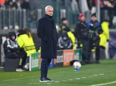 Pelatih SL Benfica Jose Mourinho mengunjungi rumah sakit sebelum pertandingan Real Madrid