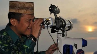 5754034227c74-melihat-hilal-jelang-bulan-puasa_375_211.jpg