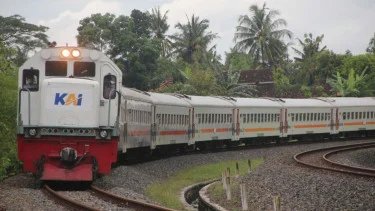 66530bda4699f-ilustrasi-kereta-api_375_211.jpg