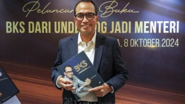 6705f3c960243-menteri-perhubungan-budi-karya-sumadi-di-acara-peluncuran-buku-bks-dari-underdo_375_21.webp