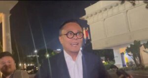 Momen Seru Menkeu Purbaya Hadiri Wisuda Putranya Jadi Sorotan