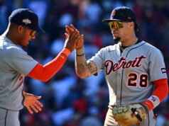 Penandatanganan Kecil Di Mana-Mana