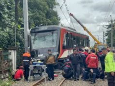 Truk Terseret 100 Meter Usai Dihantam Kereta Bandara, Polisi Usut Kenapa Palang Telat Turun