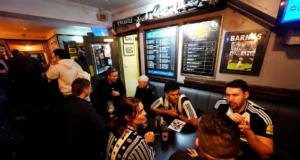 Pub sepak bola favorit kami di seluruh negeri