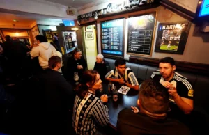 Pub sepak bola favorit kami di seluruh negeri