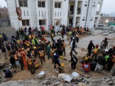 Ledakan masjid yang tragis: Sedikitnya 11 orang tewas dan 20 orang luka-luka