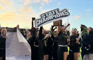 Juara negara bagian! Nomor 1 Lincoln mengklaim gelar perdana sepak bola bendera putri 3 A.