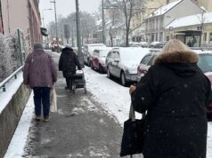 Ada ancaman es di Republik Ceko, ahli meteorologi telah menyampaikan peringatannya. Awasi radar Lightning