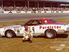 50 tahun kemudian: kemenangan luar biasa David Pearson di Daytona 500 dengan kecepatan 20 mph