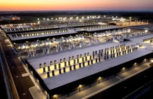 Dorongan pusat data Big Tech telah menyebabkan tagihan listrik menjadi lebih tinggi. Anggota parlemen ingin memperlambatnya.