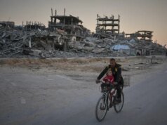 Perang Israel di Gaza menghancurkan transportasi dan bahkan membuat perjalanan menjadi berbahaya|Konflik Israel-Palestina