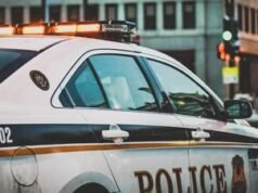 Penembakan polisi Beech Grove: Petugas menembak di dekat sekolah menengah, perburuan tersangka dilakukan di Marion Region