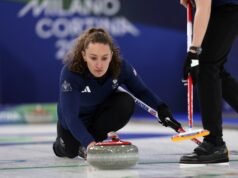 Bruce Mouat dan Jen Dodds memberi diri mereka keuntungan penting dalam play-off crinkling di Olimpiade Musim Dingin 2026