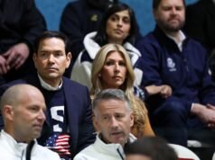 Reaksi anti-ICE dan kehadiran Vance gagal meredam antusiasme saat AS memulai Olimpiade Musim Dingin