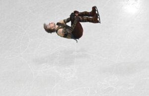 Launching Olimpiade 2026 Tim AS Ilia Malinin Menampilkan Backflip On-Ice