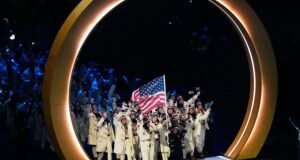 JD Vance mencemooh saat Tim AS memasuki upacara pembukaan Olimpiade Musim Dingin