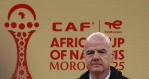 Presiden FIFA Gianni Infantino mendukung diakhirinya larangan bermain di Rusia