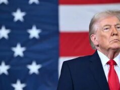 Senator AS mendesak Donald Trump untuk membatalkan pemeriksaan media sosial terhadap wisatawan asing