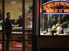 Tidak ada biaya bagi orang yang menabrakkan mobil ke toko perhiasan Petaluma selama perampokan bersenjata