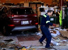 7 orang terluka saat SUV menabrak pasar Santa Rosa; pengemudi mengenakan sepatu bot berjalan – The Mercury News