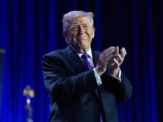 Trump meluncurkan situs web TrumpRx yang katanya akan membantu orang Amerika membeli obat resep dengan harga lebih rendah