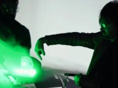 Ford beralih ke F 1 dan memberikan hadiah untuk membangun truk listrik senilai $ 30 000