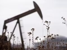 Harga minyak naik karena Iran melakukan latihan angkatan laut menjelang pembicaraan baru dengan AS