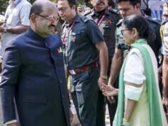 Gubernur Benggala Barat berhenti berpidato di tengah jalan, keluar dari sesi anggaran majelis