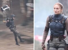 Sophie Turner Melakukan Aksi Parasutnya Sendiri di Set Lara Croft, di Video