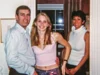 Email Epstein yang terungkap memberikan lebih banyak konteks pada foto mantan pangeran yang terkenal itu