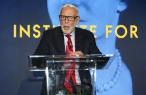 Renaissance karya Jim Simons turun $520 juta karena melonjaknya saham teknologi