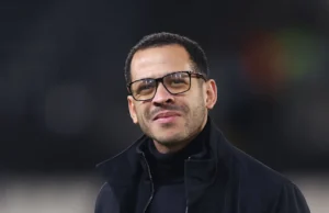 Cartlon Cole membuat klaim Liam Rosenior memuji Chelsea yang “efisien”.