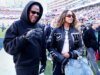 Travis Scott, Billie Joe Armstrong, dan Selebritis Lainnya Berkemas di Super Bowl LX
