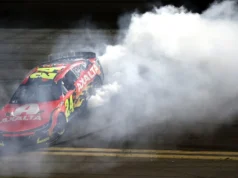 Belum pernah terjadi sebelumnya: Bagaimana setiap tiga lahan gambut Daytona 500 tergelincir