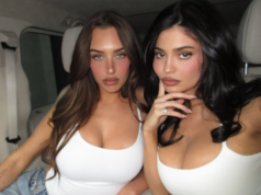 Kylie Jenner & Stassie Karanikolaou Memakai Tank Top Kecil Yang Cocok