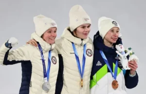 Odine Strøm menambahkan emas bukit besar ke kemenangan bukit normal sebagai yang ketiga sebelumnya