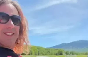 Apakah Robert Dorgan seorang Demokrat atau Republik? Yang kita ketahui tentang Pawtucket, afiliasi politik penembak RI