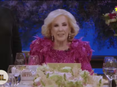 Mirtha Legrand menempel pada Jimena Monteverde setelah mengumumkan bahwa juru masak tidak akan melanjutkan program tersebut